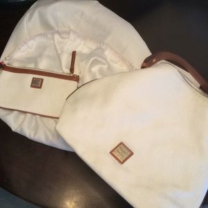 Dooney & bourke white purse and wristlet